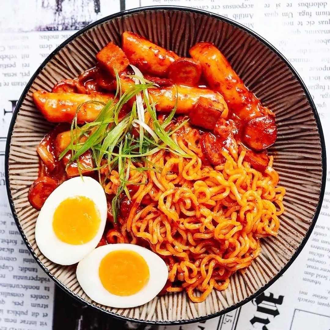 Yopokki Rapokki Cup - Gâteau de Riz et Ramen Sweet & Spicy