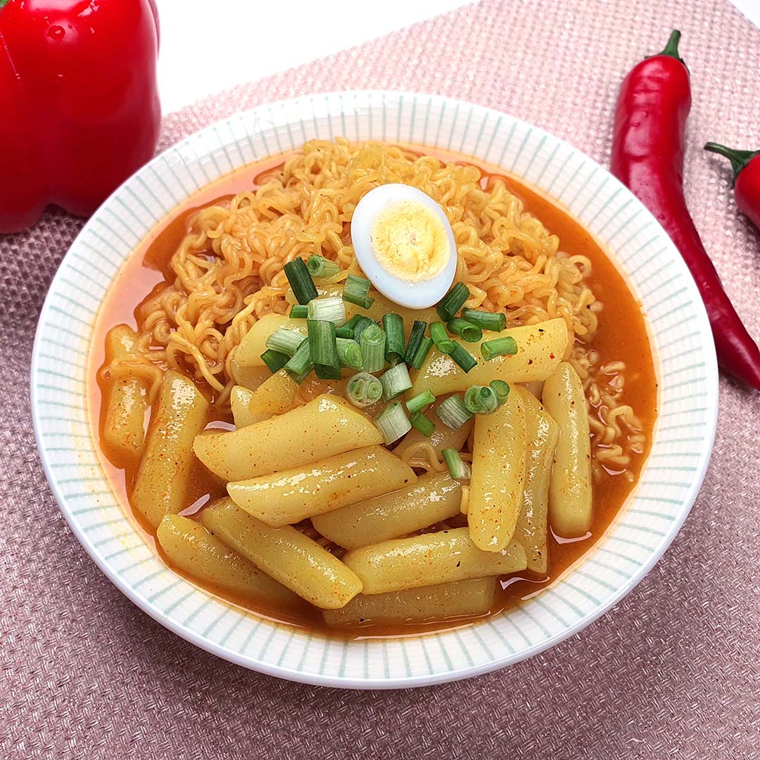 Yopokki Rapokki Cup - Gâteau de Riz et Ramen Kimchi