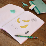 Crayon Legami gorille édition limitée au design original et amusant. Crayon de papeterie collector idéal pour écrire, dessiner et compléter une collection de fournitures scolaires kawaii. Une idée cadeau originale pour les fans de Legami et les amateurs de papeterie tendance.
