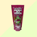 Gros cornichon à l’ail, un condiment savoureux et croquant qui apporte une touche acidulée et parfumée à vos repas. Idéal pour accompagner des burgers, des sandwichs, des viandes ou pour être dégusté seul à l’apéritif. Un incontournable pour les amateurs de cornichons, de saveurs relevées et de spécialités gourmandes.
