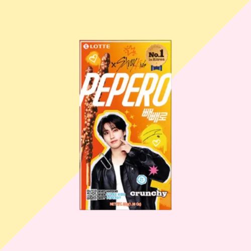 Pepero Stray Kids, des biscuits coréens gourmands au chocolat inspirés de l’univers K-pop. Ces célèbres bâtonnets croustillants enrobés de chocolat sont parfaits pour les fans de Stray Kids, les amateurs de snacks coréens et les passionnés de culture sud-coréenne. Idéal pour une pause sucrée, une idée cadeau K-pop ou pour compléter une collection de produits dérivés et gourmandises asiatiques.